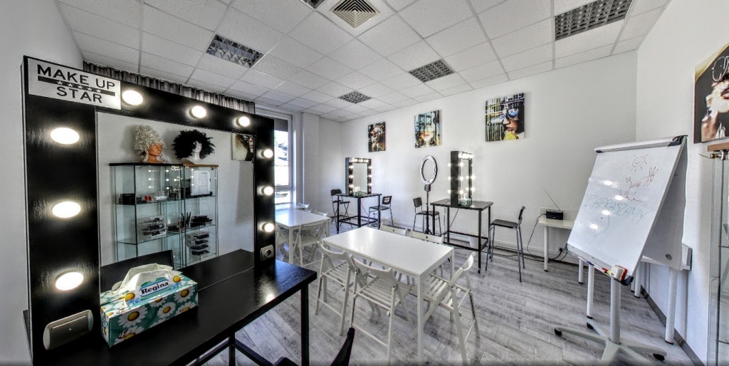 Znalezione obrazy dla zapytania SZKOŁA WIZAŻU I CHARAKTERYZACJI MAKE UP STAR WARSZAWA
